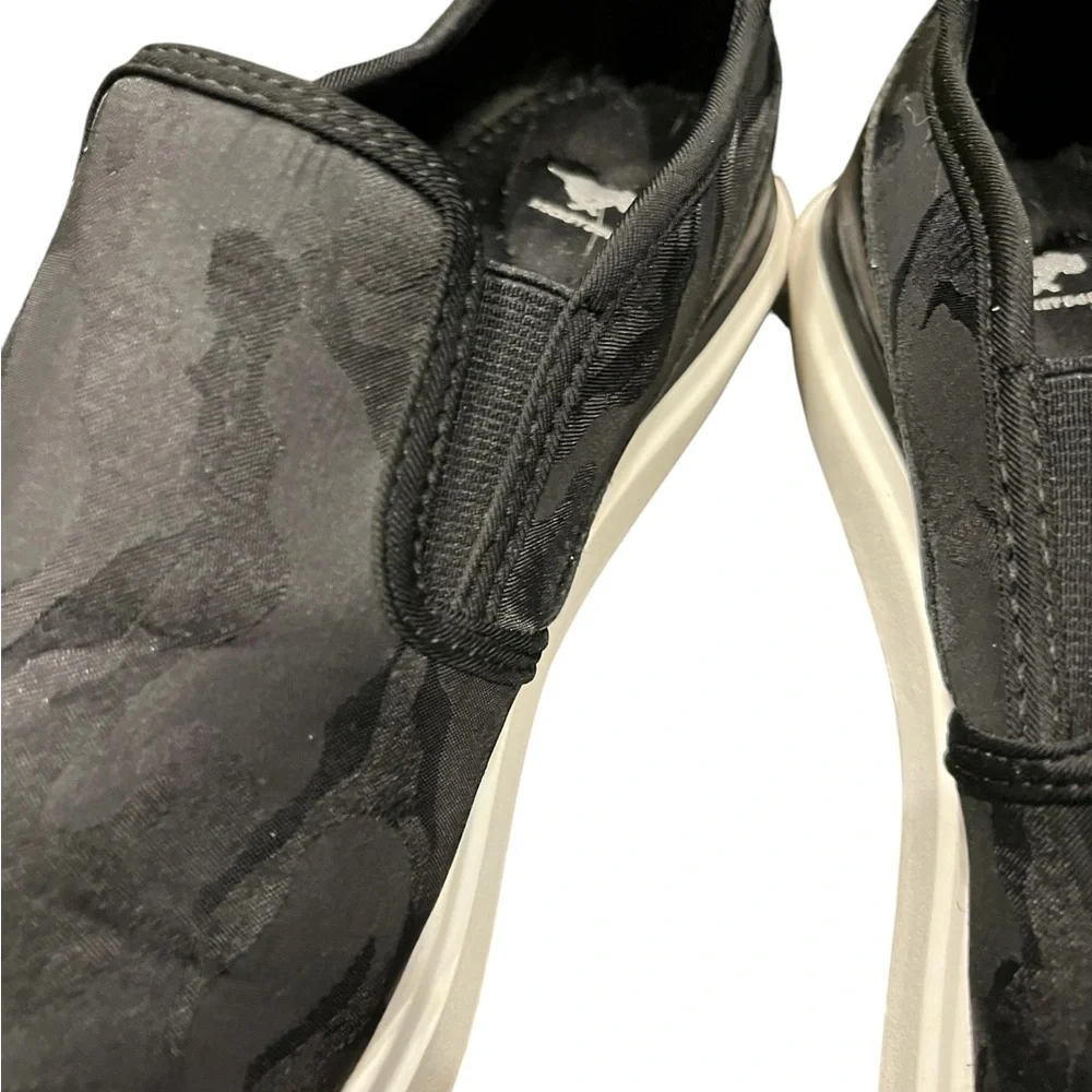 Women’s ROCKET DOG C345/0620 Slip-On Black Camo sneakers‎ Size 7.5